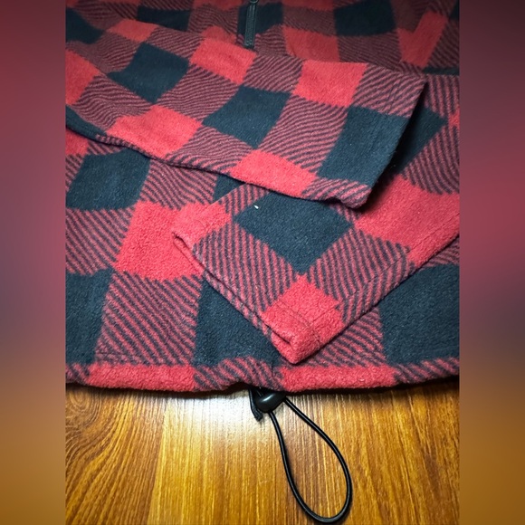 Women’s Semi Cropped Red Plaid Long Sleeve Zippered Sweater - Picture 4 of 5